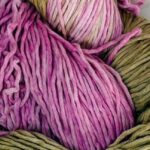 Algodón Teñido Botánicamente - Rosa (Cochinilla) y Cáscara de Nuez 100g